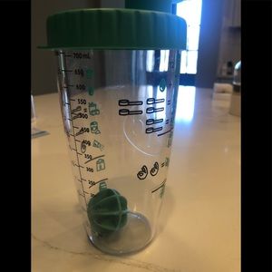 NWOT Pampered Chef pancake mixer